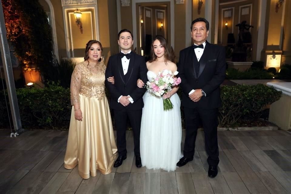 Mónica Anzaldúa LOS NOVIO y Luis Manuel Correa