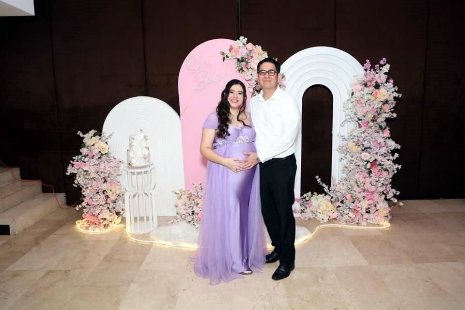 Karen Escajadillo de Carrillo y Omar Carrillo