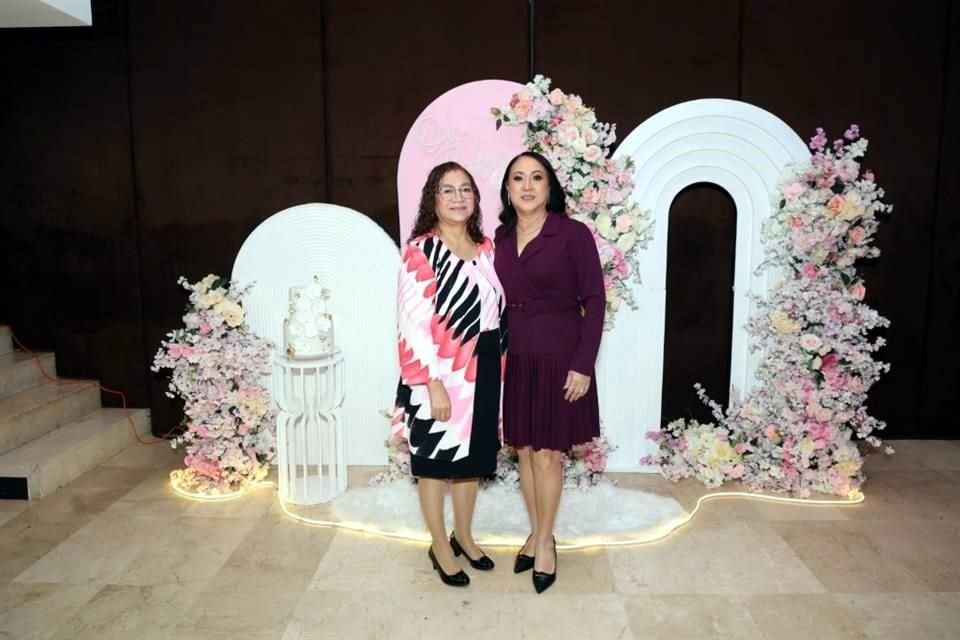 Nelly Ramírez Ramos y Fina Romero de Escajadillo