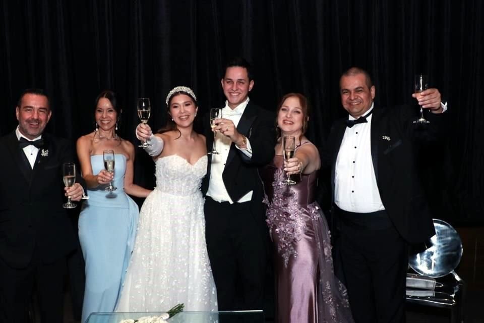 José Rodolfo González, Olga Cantisani Galván, Anna Franca González Cantisani, Luis Enrique Rosado Guzmán,  Consuelo Guzmán de Rosado y Luis Rosado Báez