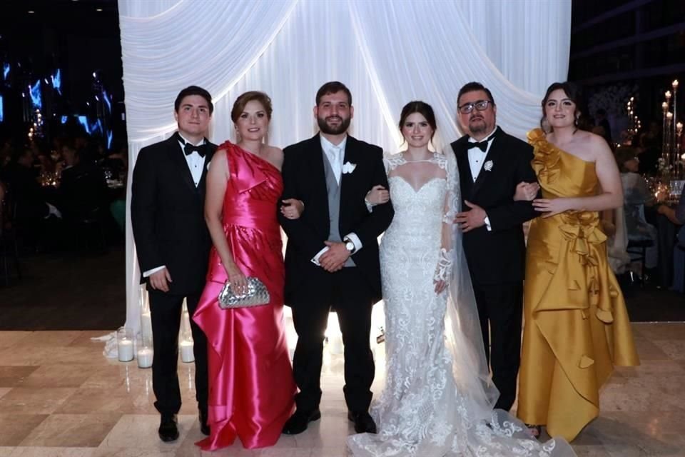 Pablo Celedón Cabriales, Liliana Cabriales Gutiérez,Patricio Martínez Jezzini, Liliana Celedón Cabriales, Juan Pablo Celedón Cortés e  Isabella Celedecón Cabriales