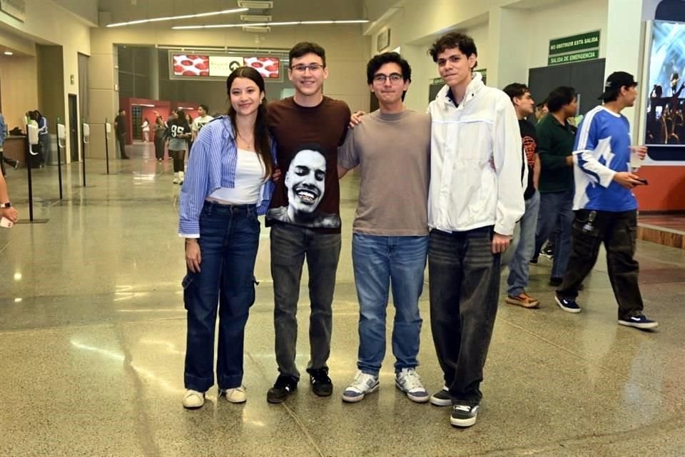 Andrea Oliver, Sebastían Robles, Juan Saldívar y Diego Rodríguez