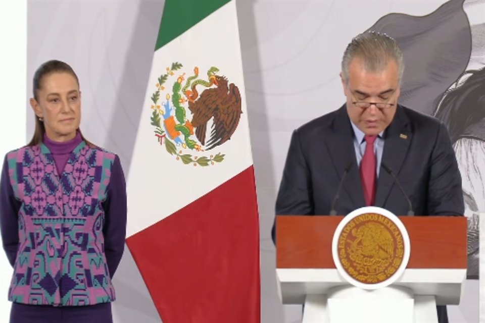 El presidente del Consejo Coordinador Empresarial al hablar en la mañanera.