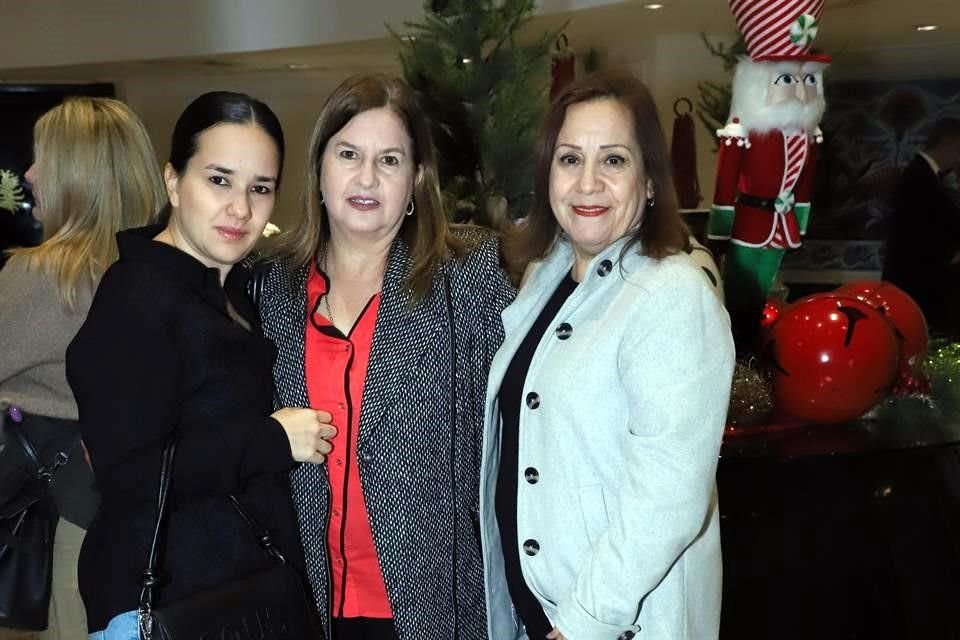 Andrea Romo, Olivia Martínez de Romo y Yolanda Moreno de Adame
