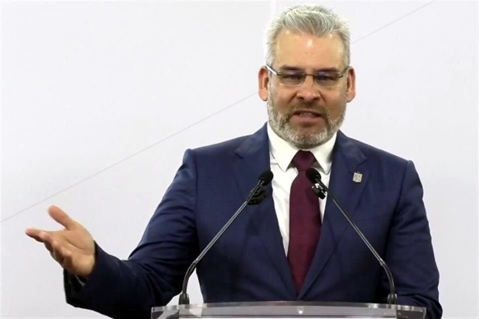 Jorge Armando 'N', alias 'El Licenciado', presunto autor intelectual del homicidio de Carlos Manzo, no sólo operaba Michoacán, también delinquía en Guanajuato, indicó el Gobernador Alfredo Ramírez.