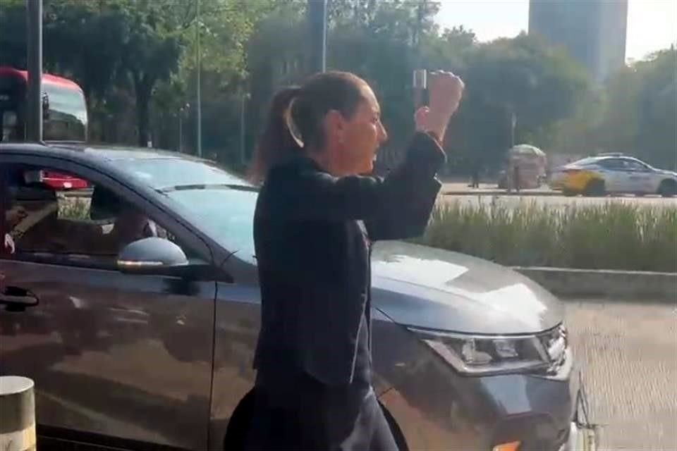 La Presidenta a su llegada al Museo Kaluz.