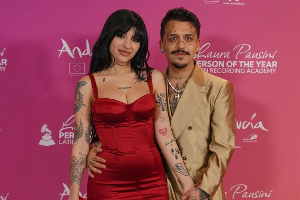 Christian Nodal volvió a demandar a su ex pareja, Cazzu, por supuestas irregularidades en el manejo de la pensión para su hija Inti.