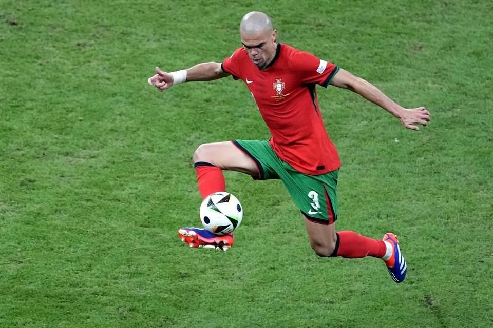 Pepe fue un defensa destacado con la selección de su país y con el Real Madrid.
