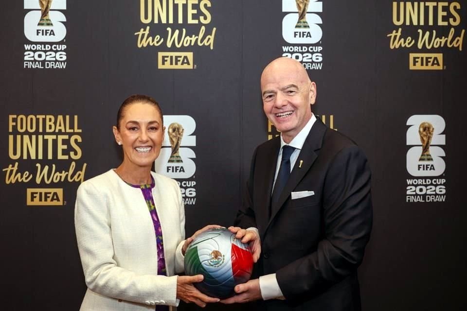 'Nuestra presidenta, Claudia Sheinbaum, y el presidente de la FIFA, Gianni Infantino, listos para el evento', posteó la Selección Nacional.