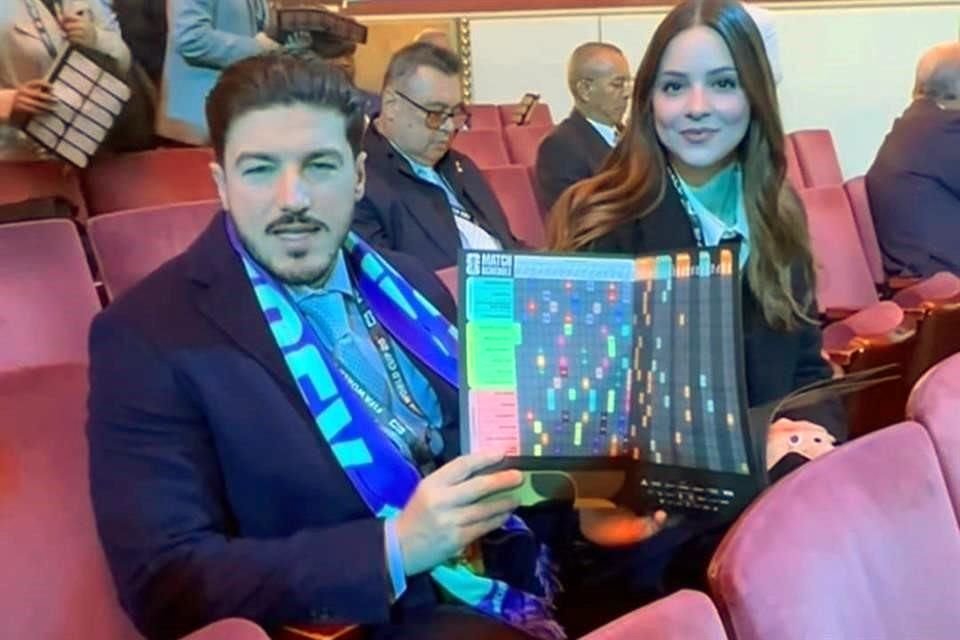 El Gobernador acudió junto a una comitiva, que incluyó a su esposa, Mariana Rodríguez.
