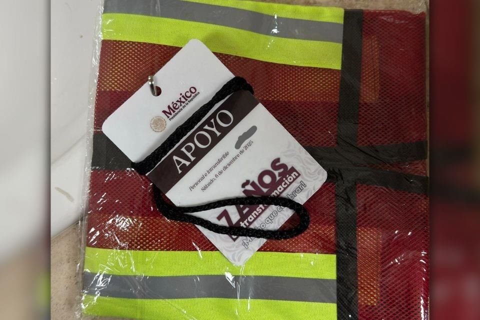 Con el membrete del Gobierno de México, la Secretaría del Bienestar y el lema oficial '2025 Año de la Mujer Indígena', los oficios indican la cita a las 03:00 en la plancha del Zócalo Capitalino.