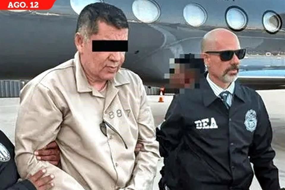 México hace una segunda entrega a EU de 26 capos del crimen organizado. El jefe de la DEA custodia personalmente a 'El Cuini' González.