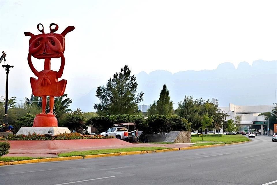 La Calzada San Pedro cambió de nombre desde el 10 diciembre. Ahora será la Calzada Mauricio Fernández Garza.
