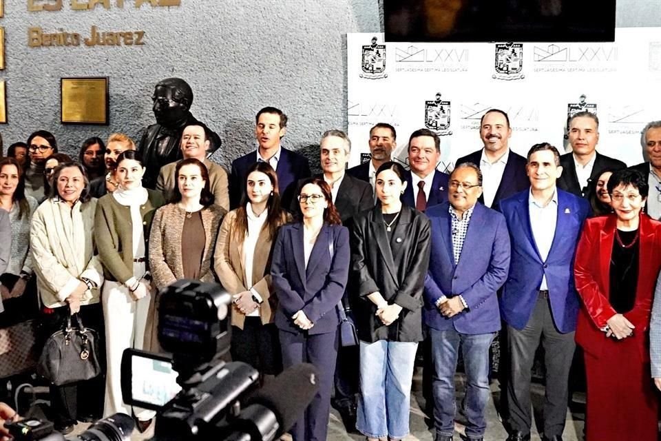 En una conferencia con los líderes de Caintra y Coparmex, los Diputados locales, Senadores y Alcaldes de la 4T descartaron ayer aprobar un alza en el Impuesto Sobre Nómina (ISN).
