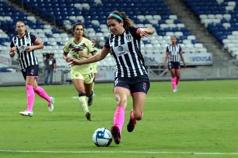 Con un triplete de Desirée Monsiváis, las Rayadas golearon 4-1 al América, llegaron a 21 unidades y se mantienen en el subliderato de la Liga MX Femenil.