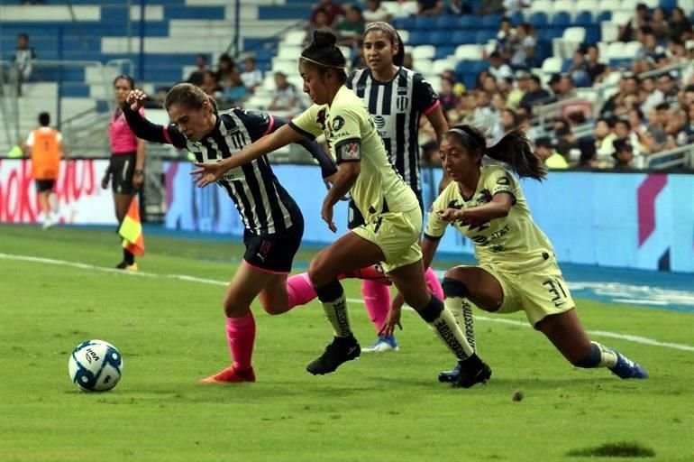 Con un triplete de Desirée Monsiváis, las Rayadas golearon 4-1 al América, llegaron a 21 unidades y se mantienen en el subliderato de la Liga MX Femenil.