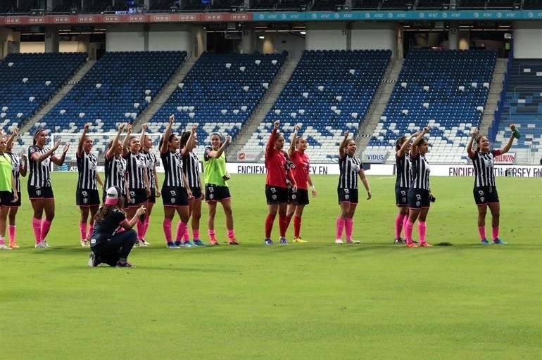 Con un triplete de Desirée Monsiváis, las Rayadas golearon 4-1 al América, llegaron a 21 unidades y se mantienen en el subliderato de la Liga MX Femenil.