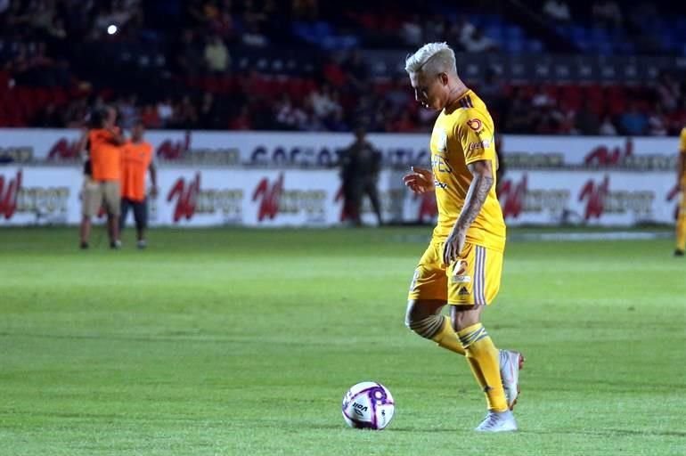 Eduardo Vargas marcó el 1-0 desde fuera del área, aprovechando a unos Tiburones estáticos.