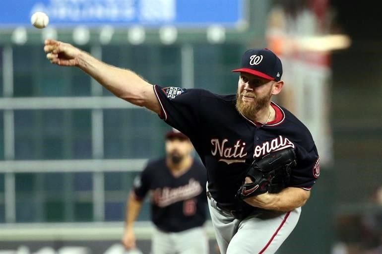 Stephen Strasburg ostentó su temple y su mejor recta para lanzar pelota de cinco hits a lo largo de ocho episodios y un tercio para extender a siete juegos el Clásico de Otoño.