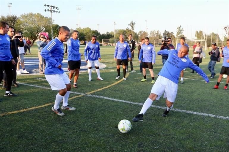 Humberto Suazo fue uno de los jugadores más solicitados.