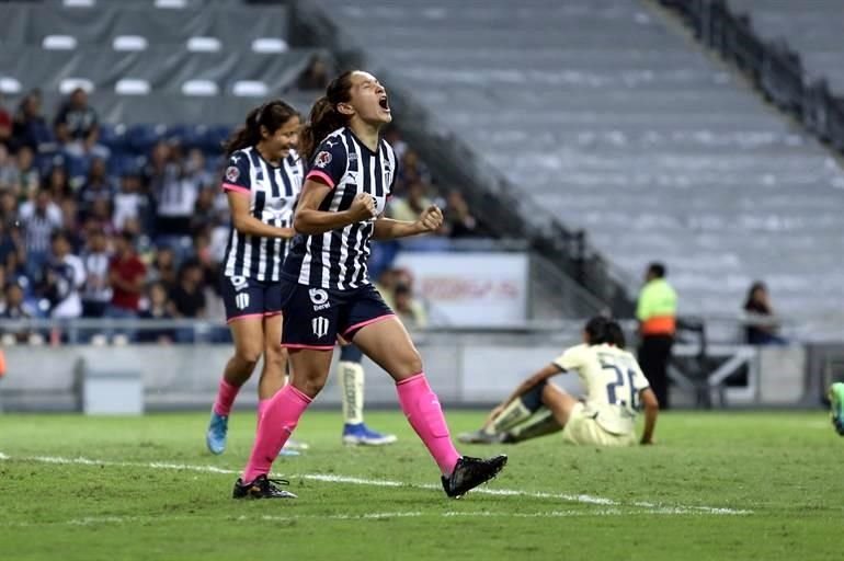 Diana Evangelista hizo el 3-1, pero el árbitro le marcó fuera de juego, por lo que la anotación fue anulada al 83'.