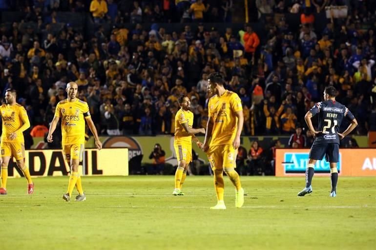 Los albiazules parecían reaccionar tras el gol del oaxaqueño.