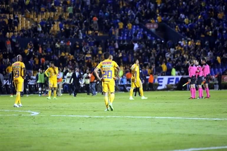 Los lamentos no faltaron en la cancha del Uni.
