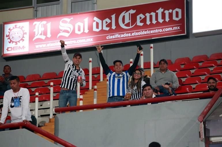 Imágenes del color en la Semifinal de vuelta Necaxa-Rayados.