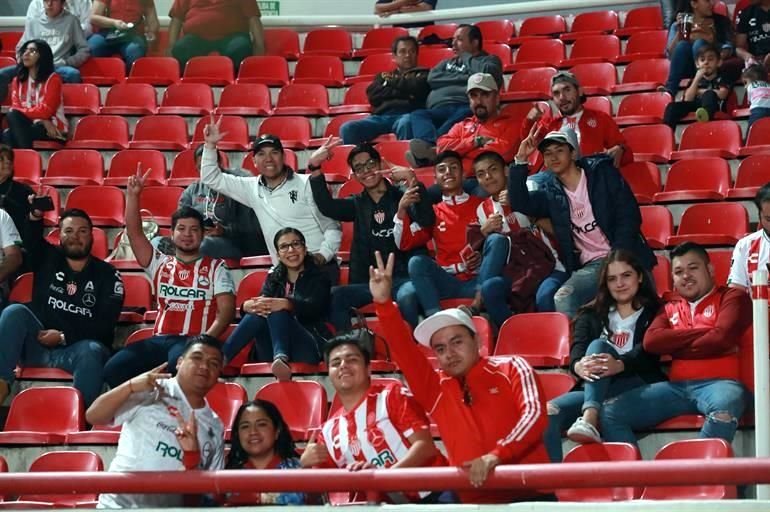 Imágenes del color en la Semifinal de vuelta Necaxa-Rayados.