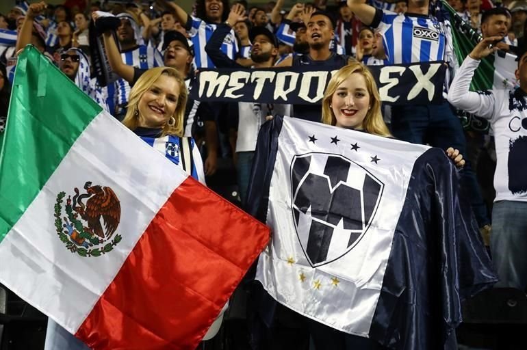 Afición rayada presente en   Estadio Jassim Bin Hamad