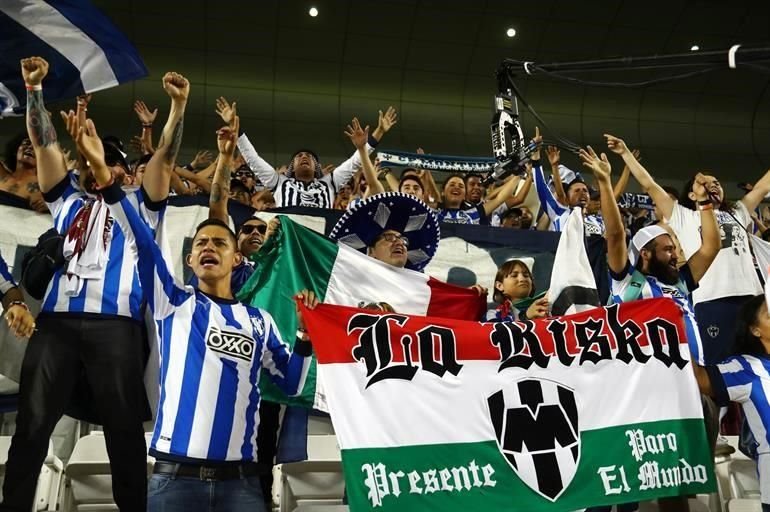 Afición rayada presente en el Estadio Jassim Bin Hamad