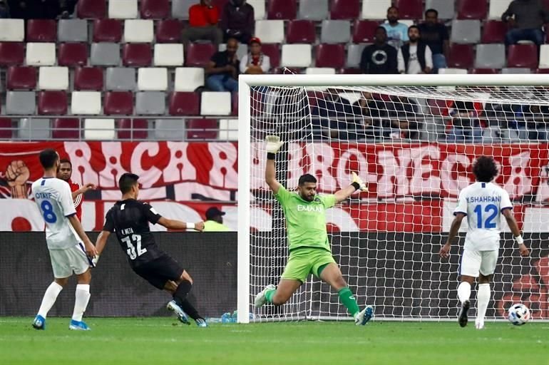 Maxi Meza recibió solo en el área y venció en el mano a mano al arquero, para de zurda darle la ventaja al Monterrey.