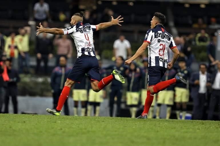 Rayados ganó su quinto título de Liga y los festejos en la cancha no se hicieron esperar.