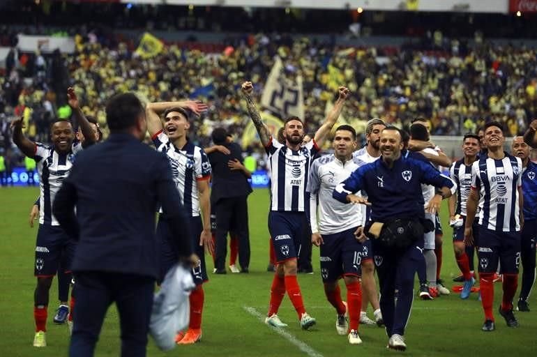 Rayados ganó su quinto título de Liga y los festejos en la cancha no se hicieron esperar.