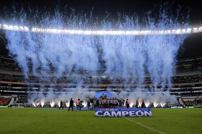 Rayados ganó su quinto título de Liga y los festejos en la cancha no se hicieron esperar.