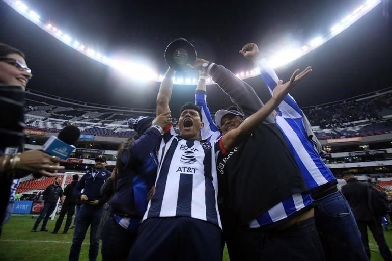 Rayados ganó su quinto título de Liga y los festejos en la cancha no se hicieron esperar.