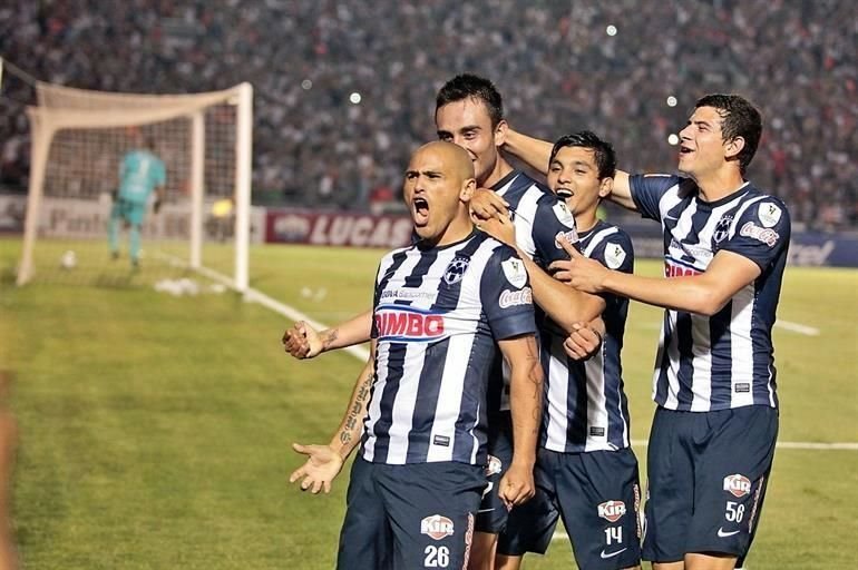 El 'Chupete' tampoco falló en la Final de la ''Conca' 2013, cuando perdían 0-2 y golearon 4-2 para lograr el tricampeonato, ante el Santos.
