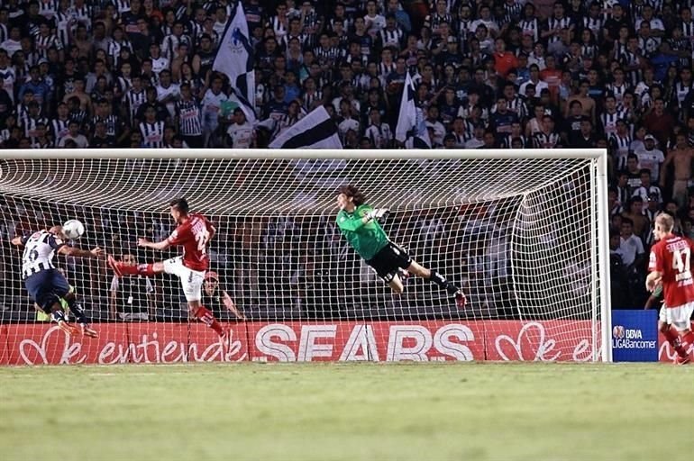 Un campeonato de goleo obtuvo el andino (Clausura 2008, con 13 goles).