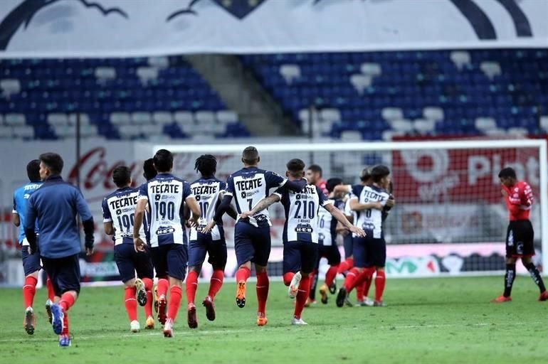 Así fueron los festejos de Rayados a nivel de cancha tras ganar la Copa MX.