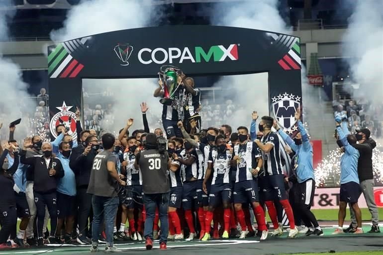 Así fueron los festejos de Rayados a nivel de cancha tras ganar la Copa MX.