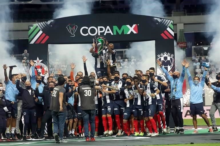 Así fueron los festejos de Rayados a nivel de cancha tras ganar la Copa MX.