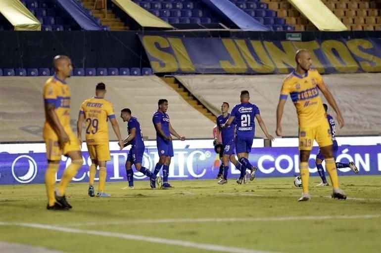 Los Tigres cayeron de forma contundente 3-1 ante Cruz Azul en la ida de Cuartos de Final del Guardianes 2020.