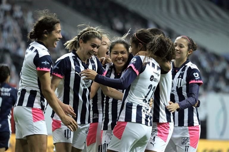 Diana García también hizo su gol.