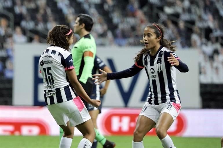 Samantha Simentel cerró la goleada al 91'.