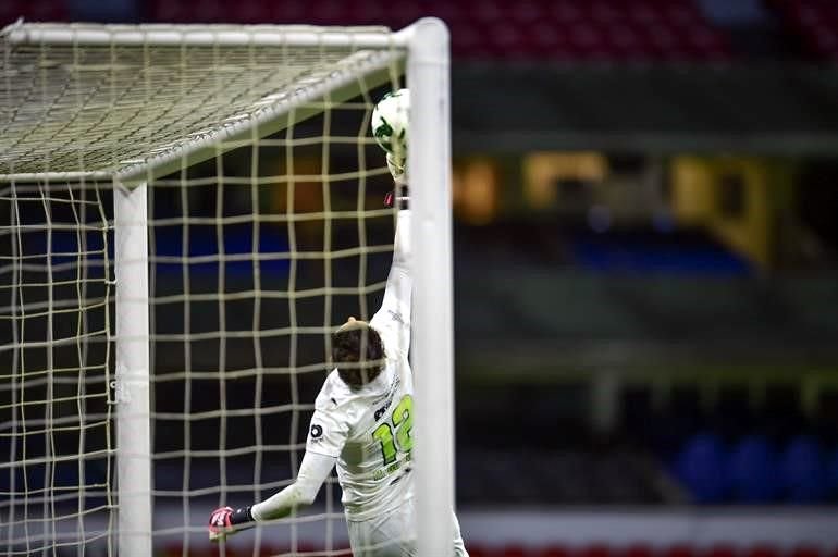 Las Rayadas se impusieron 4-1 al América en la Semifinal de ida en el Estadio Azteca.