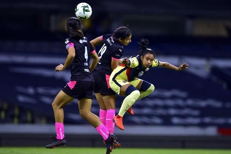 Las Rayadas se impusieron 4-1 al América en la Semifinal de ida en el Estadio Azteca.