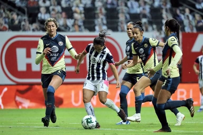 Rayadas venció al América 4-1 en la ida de la Semifinal, por lo que las obligadas a anotar rápido eran las capitalinas.