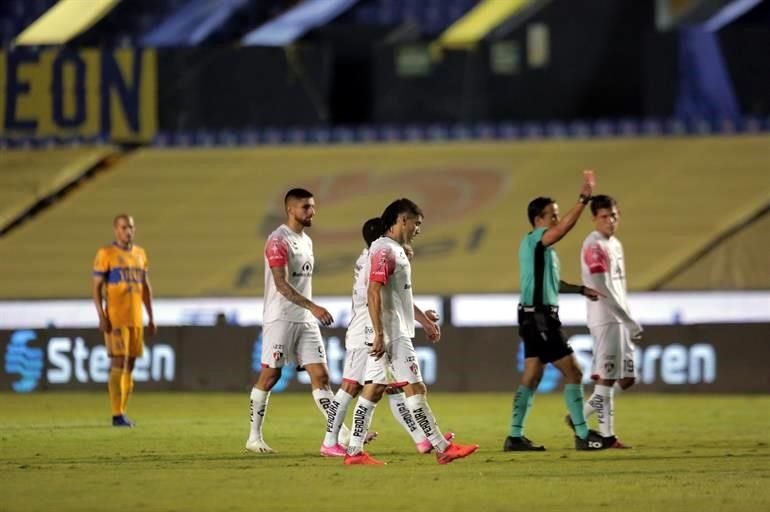 Curiosamente ante Altas, club que lo forjó en Fuerzas Básicas, el lateral disputó su último partido con los Tigres, en la Jornada 17 del Guardianes 2020.