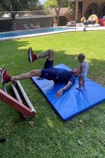 El francés André-pierre Gignac acelera el paso para cuando se reanude la Liga MX y presume sus ejercicios en sus historias de Instagram.