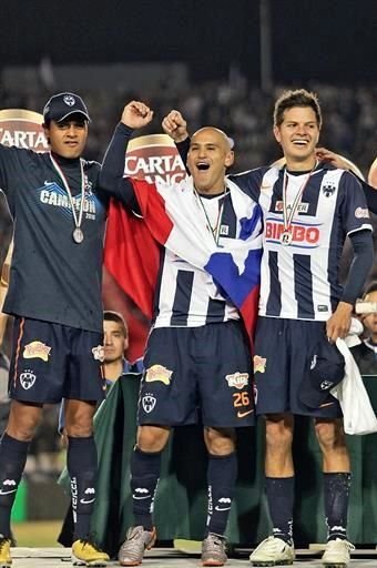 Anotó un gol de antología en la Final del Apertura 2010, cuando condujo desde medio campo, dribló a 4 rivales y venció a Oswaldo Sánchez picando el balón.